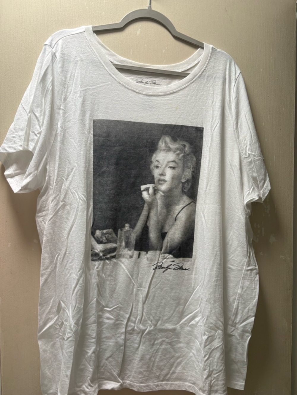 Marilyn Monroe White Tee with Signature Print
